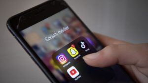 Föräldrar stödjer åldersgränser på sociala medier