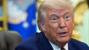 Representanthuset röstar för att dra tillbaka amerikanska trupper från krig i Iran, mot Trumps vilja