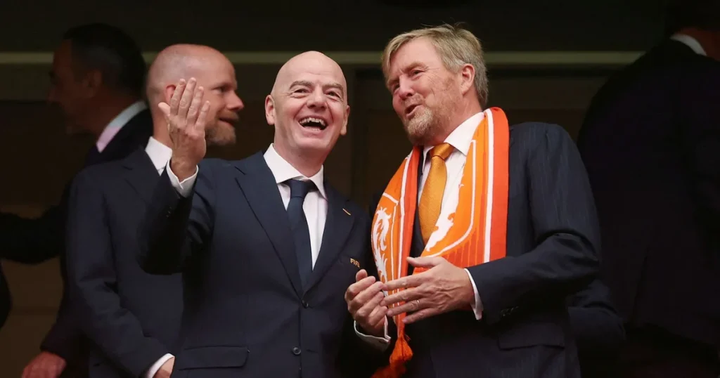 Infantino: Vätskepauser ger rättvisa i VM-matcherna
