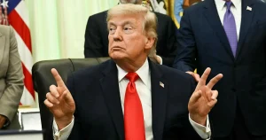 USA-expert: Trump är klämd mellan två grupper