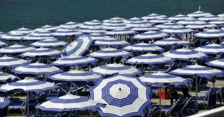Parasollförbud på italiensk strand väcker het debatt