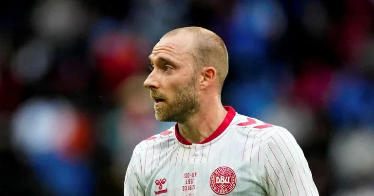 Eriksen föll ihop på planen – förd till sjukhus