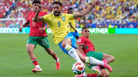 Brasilien och Marocko spelar oavgjort i VM-premiären på MetLife Stadium i New Jersey