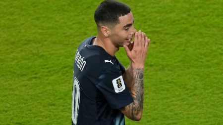 Paraguay vann trots historiskt rött kort och slog ut Turkiet från VM