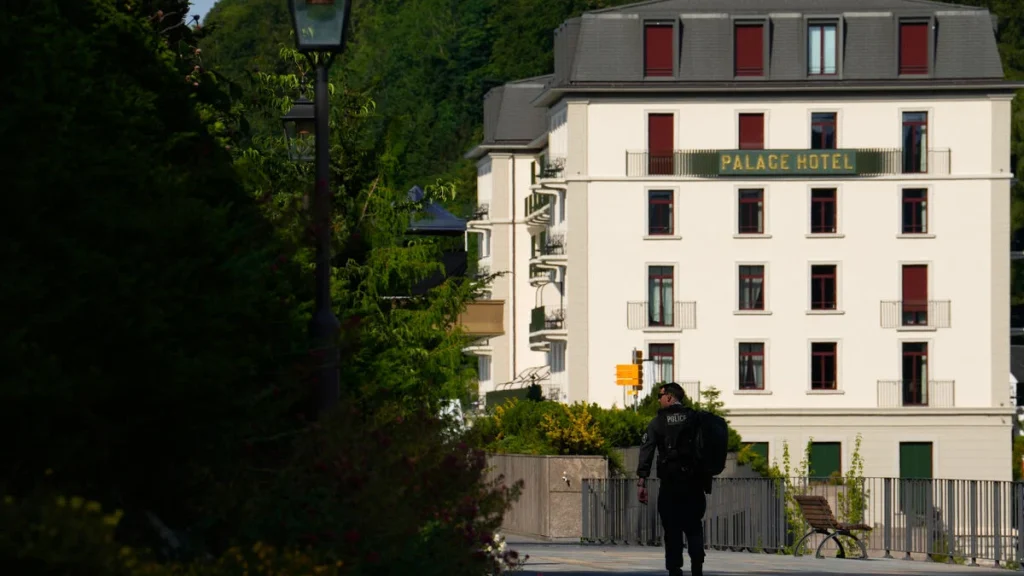 Spänningar i förhandlingarna mellan USA och Iran i Schweiz