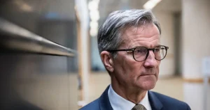 Riksbankschefen oroad: ”Måste varna i tid”