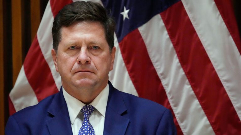 Trump skjuter upp hearing för ny chef för underrättelsetjänsten
