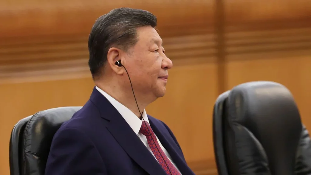 Xi Jinping anländer till Nordkorea