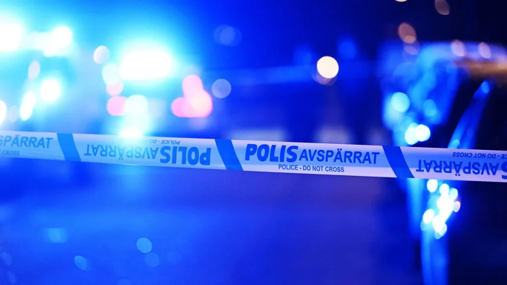 Mindre explosion vid portuppgång i Hagsätra, södra Stockholm