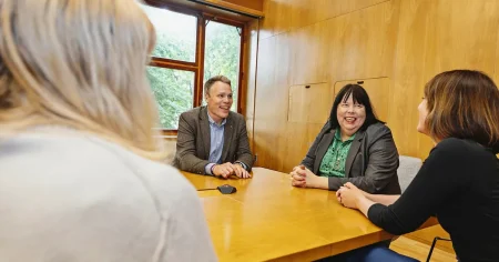 Vänsterpartiet står fast – räknar med 50 personer till Regeringskansliet