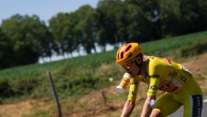 Torstein Træens Tour de France-mardröm när krasch och tidsförlust avslutar hans tid i gula tröjan