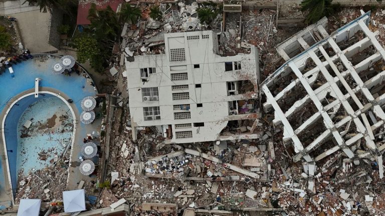 Venezuelas jordbävningsdödsoffer stiger till 3 342, tusentals fortfarande saknade