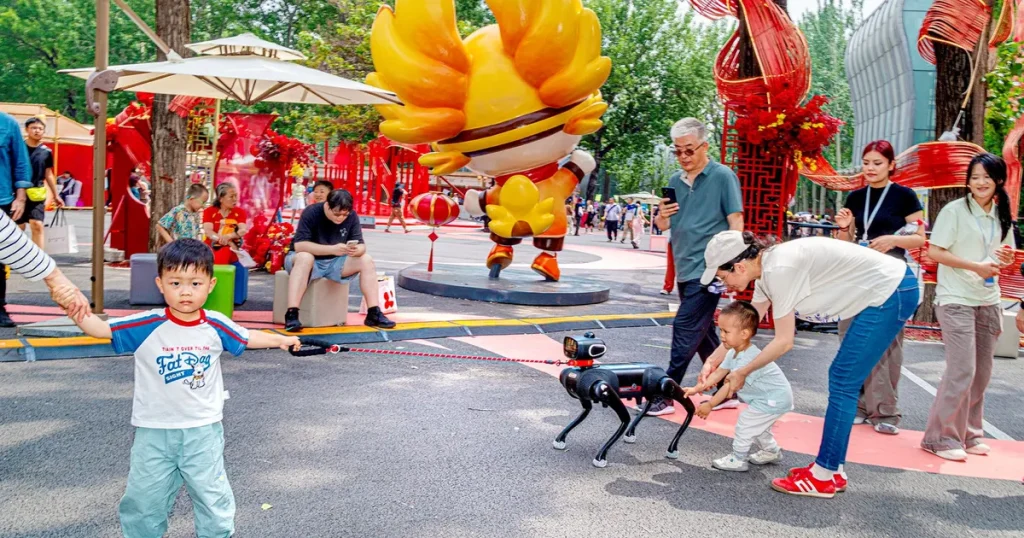 Nya trenden: Robothundar lockar lediga Pekingbor