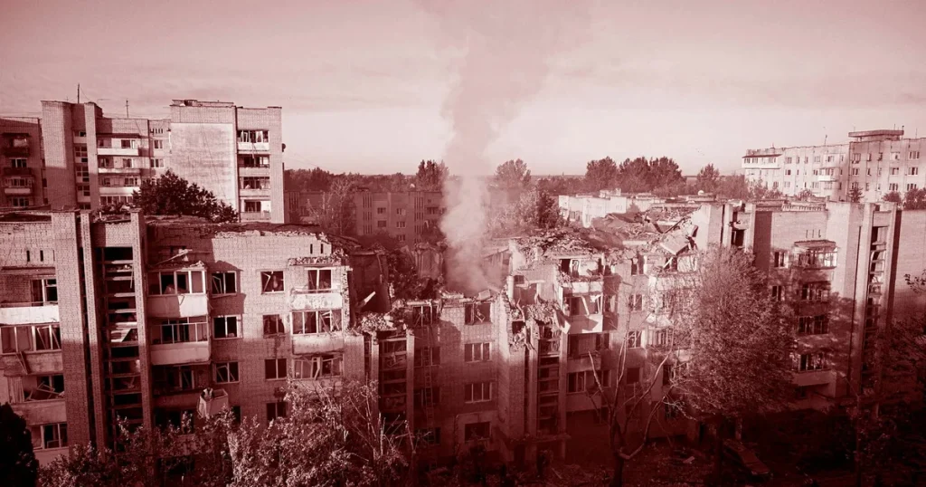Ledare: Ukraina slår mot krigsmaskinen – Ryssland mot bostadshus och barn