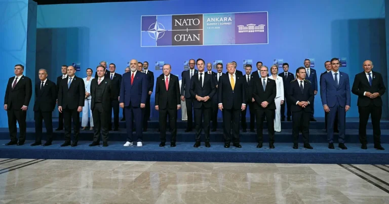 Dysfunktionell stämning när Natofamiljen möts i Ankara