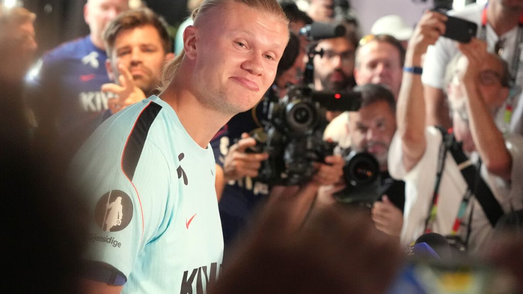 Erling Haaland-fenomenet när Norge möter England – aldrig sett så många kameror vid en VM-presskonferens