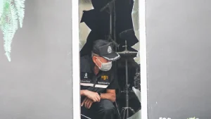 Bangkok pub fire: emergency exits may have been blocked, 27 dead
Swedish translation:
Brand på pub i Bangkok: nödutgångar kan ha varit blockerade, 27 döda