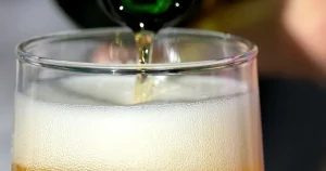 En miljon liter utspilld öl och läsk har ”dödat” bäck