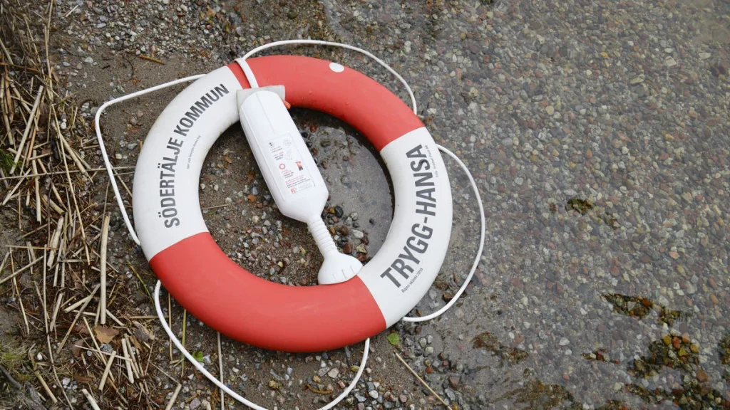 Kvinna drunknar vid Svanesundsbadet på Orust trots räddningsinsatser