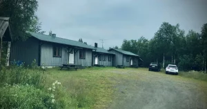 n’Jonas: Herregud, var stugorna i Marsliden så små?