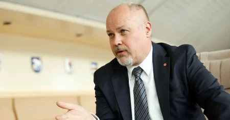 S om Kvarnström: Pinsamt – kräver utredning