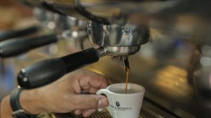Lavazza varnar att billigare kaffe fortfarande är minst två år bort