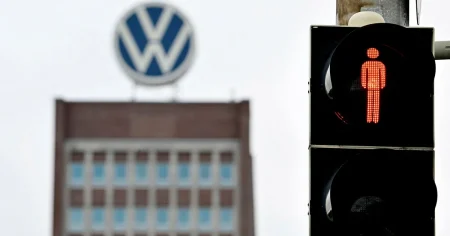 Jonas Fröberg: Volkswagens maktkamp lamslår – medan krisen växer