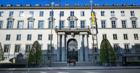 Handelshögskolan fick mest – nu väcks frågor om regeringens urval