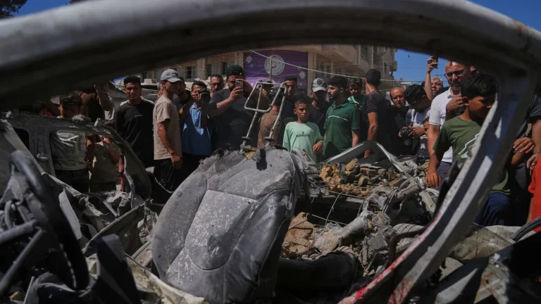 Fem dödade i israeliska attacker i Gaza trots vapenvila, säger Hamas-styrda civilförsvaret