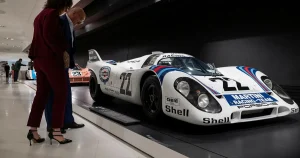 Porschen är tyskarnas tröst när ekonomin går på tomgång