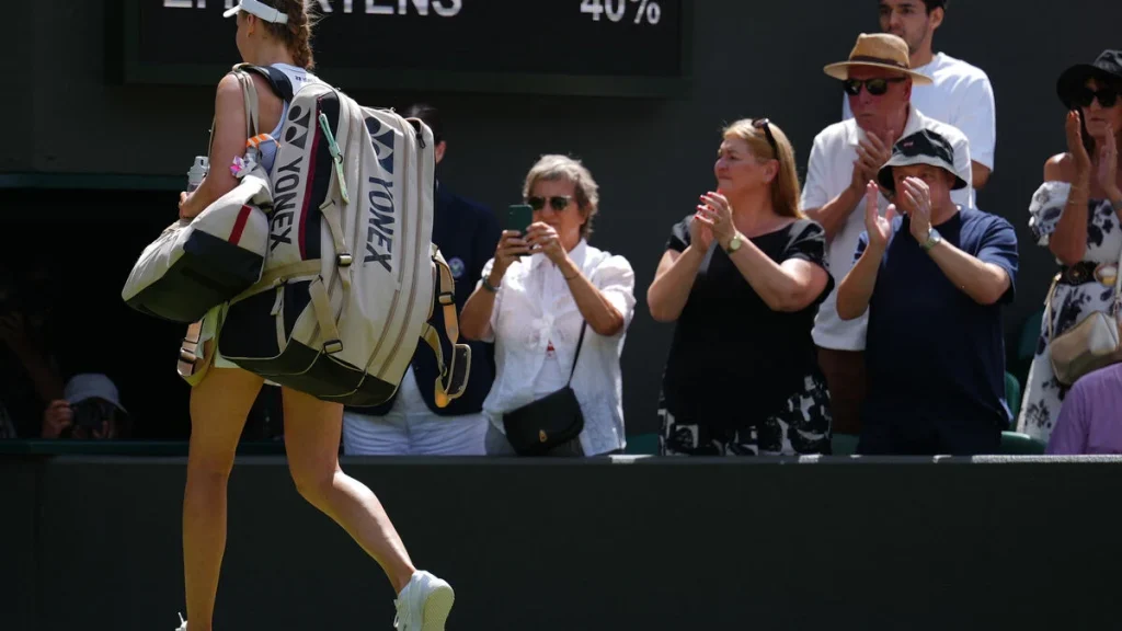 Världstvåan Jelena Rybakina utslagen från Wimbledon av Elise Mertens