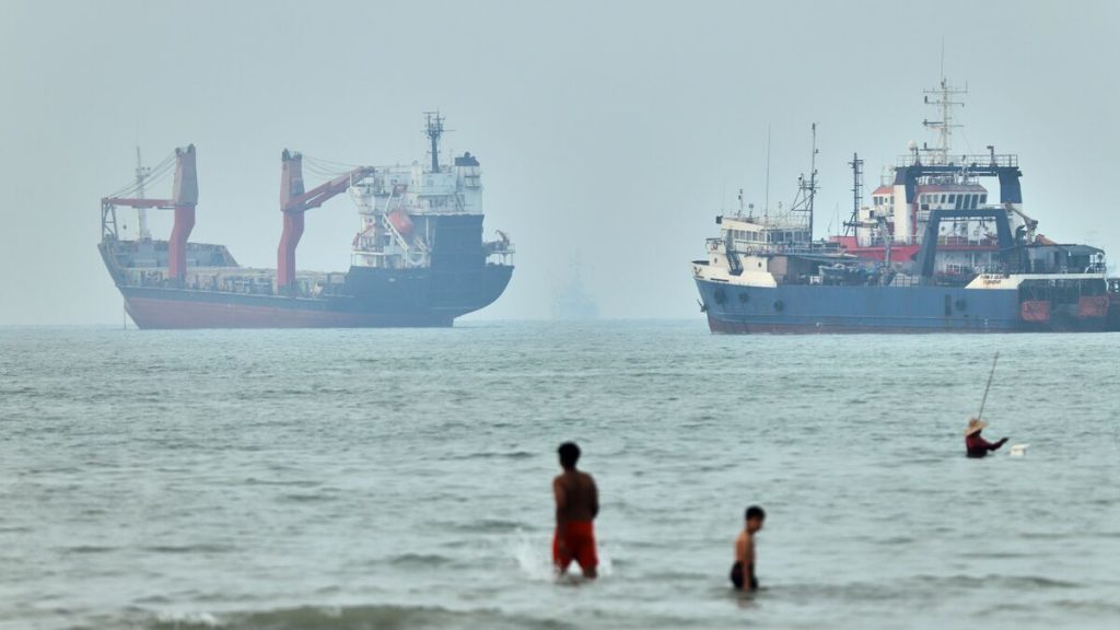 USA kräver att Iran garanterar att Hormuz sund förblir öppet efter fartygsattacker