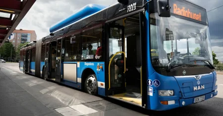 Rusning när priset halverats på månadskorten