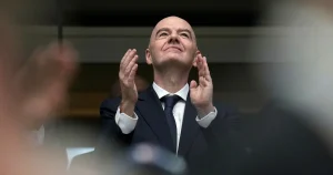 Infantino sitter säkert med beprövad taktik – uppges ha stöd från 200 länder