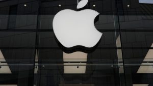 Apple överträffar förväntningarna trots att aktien faller efter stängning