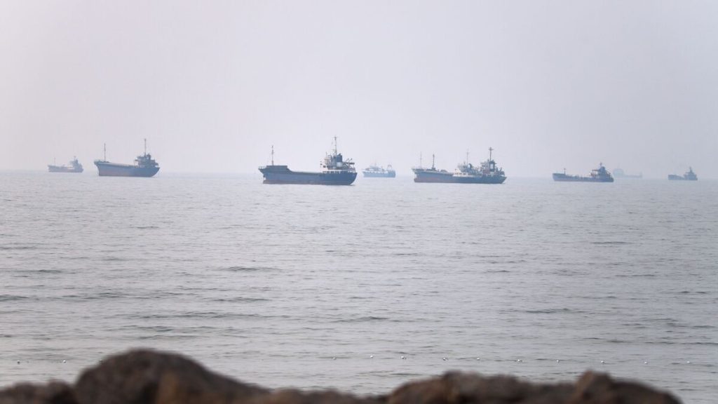 Iran stänger Hormuzsundet tills vidare, uppger statliga medier