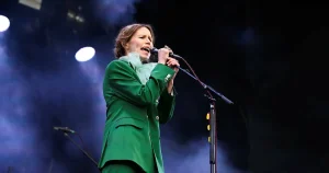 Cardigans fastnar inte i nostalgiträsket