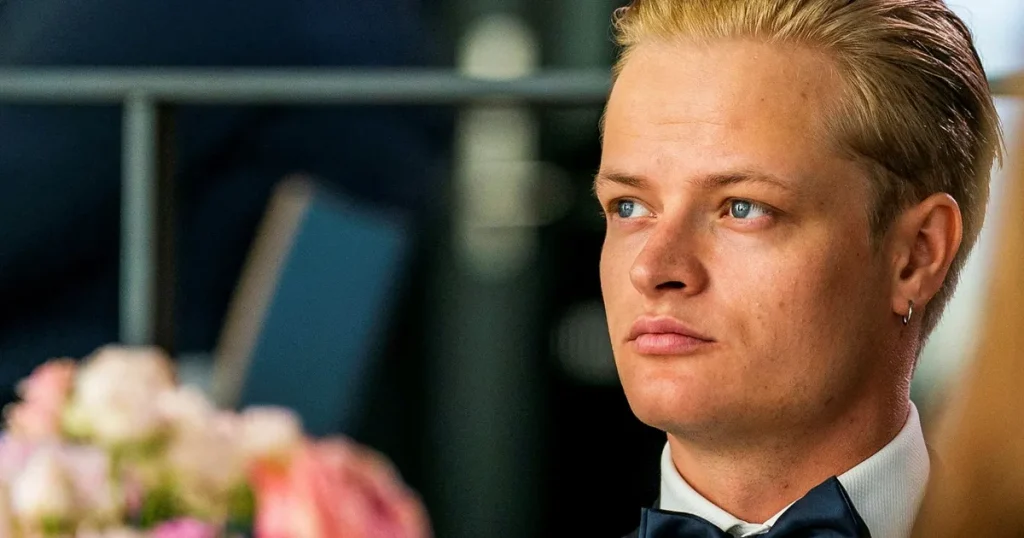 Karin Eriksson: Bonusprins med fotboja – nu blir blivande kungens hem ett häkte