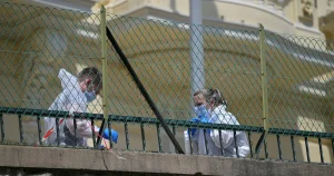 ”Kvinna i fiskarhatt” jagas efter bombdåd