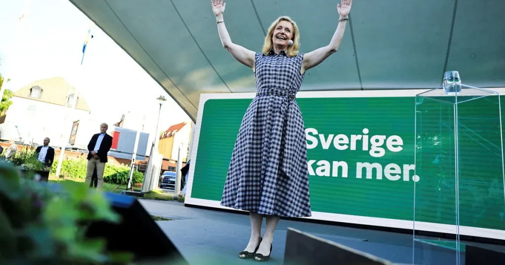 Från fejk-Chanel till rutigt – vad säger politikernas plagg?