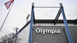 Helsingborgs IF går skilda vägar med tränaren Stevie Grieve – Alexander Tengryd tar över tillfälligt.
