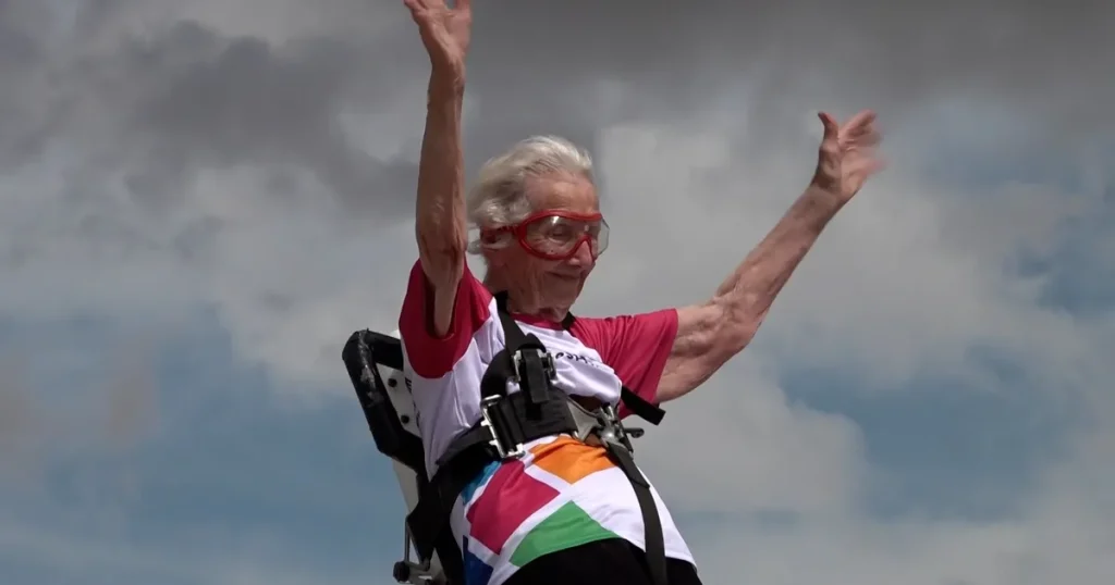 Betty, 97, slog sitt eget högtflygande världsrekord