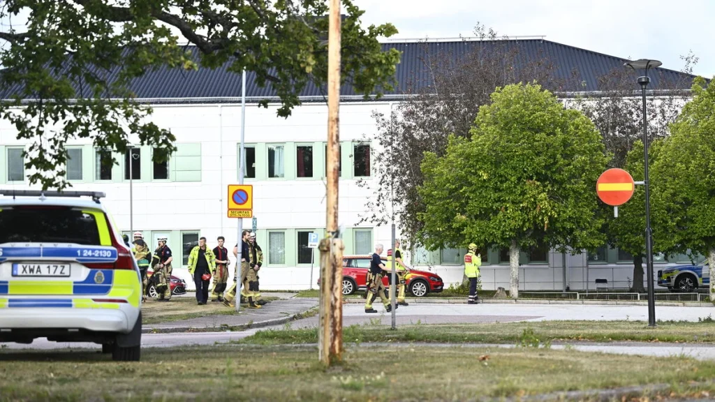 Pojke skadad – fördes till sjukhus i kompisens EPA-traktor efter skolattacken i Fagersta