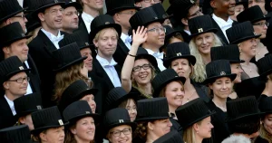 EKG: Barhuvad är huvudsaken till och med på hattdagen