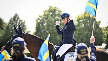 Svenska Lena Malmström i tårar efter första mästerskapsguldet i Aachen: ”Det är helt otroligt”