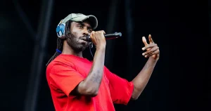 Blood Orange visar att han trivs bäst som producent