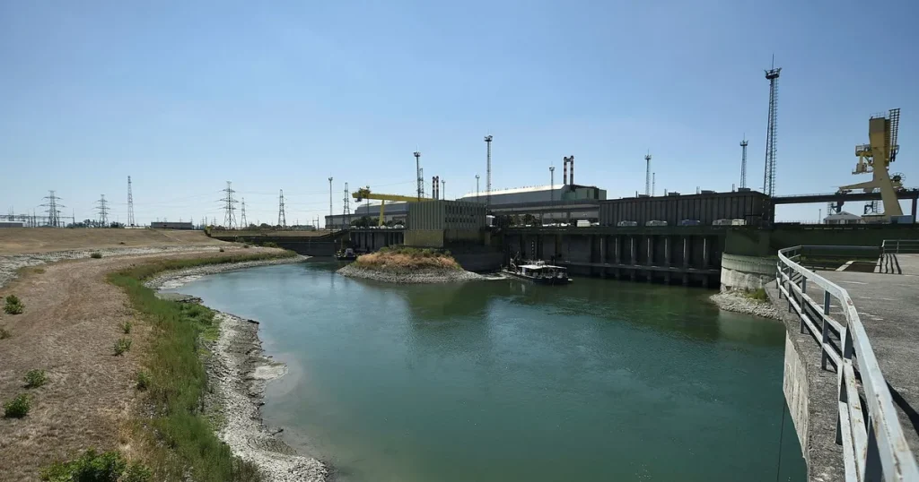 Donaukrisen stoppar Ungerns enda kärnkraftverk