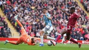 Isak gjorde säsongens första Premier League-mål för Liverpool mot Nottingham Forest