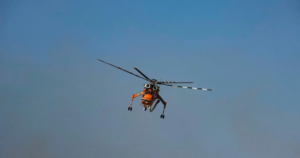 Brandhelikoptrar krockade i Grekland – två döda