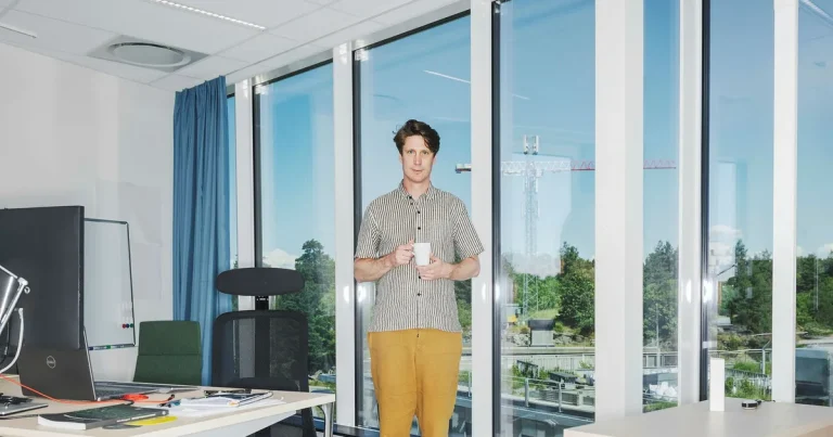 Carl Cederström om kontorsliv: ”Kvinnor sålde sex för att ha råd att jobba på kontor”